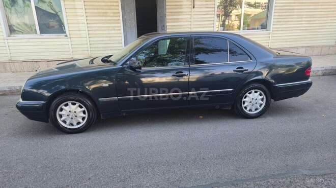 Mercedes E 240 1999, 273,358 km - 2.4 л - Naxçıvan