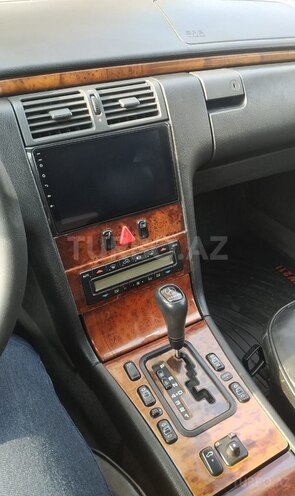 Mercedes E 240 1999, 273,358 km - 2.4 л - Naxçıvan
