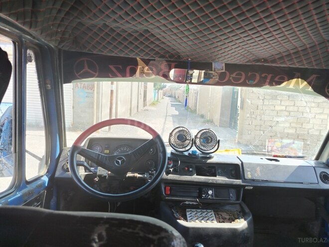 Mercedes 208 D 1991, 300,000 km - 2.3 л - Bakı
