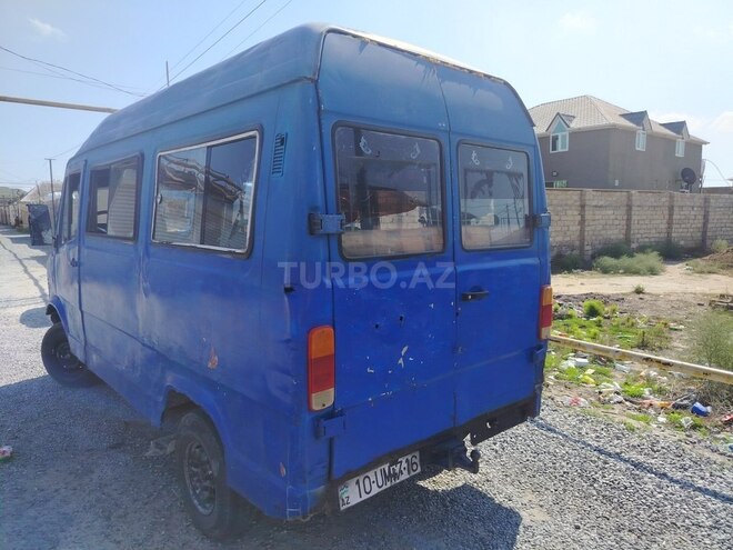 Mercedes 208 D 1991, 300,000 km - 2.3 л - Bakı