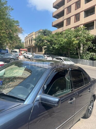 Mercedes E 320 1995, 378,000 km - 3.2 l - Bakı