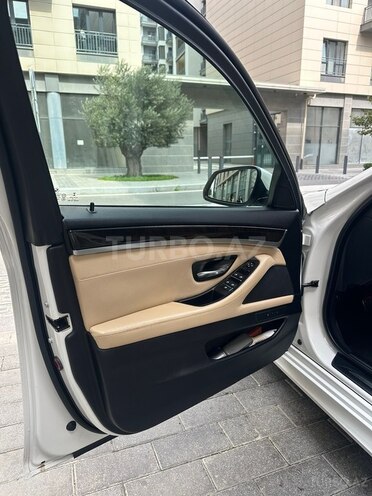 BMW 528 2015, 275,000 km - 2.0 l - Bakı