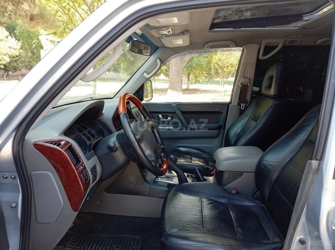 Mitsubishi Pajero 2006, 320,000 km - 3.8 л - Xırdalan