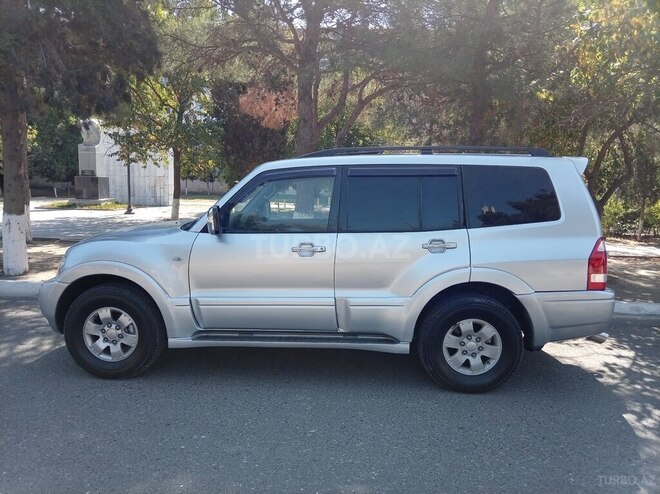 Mitsubishi Pajero 2006, 320,000 km - 3.8 л - Xırdalan