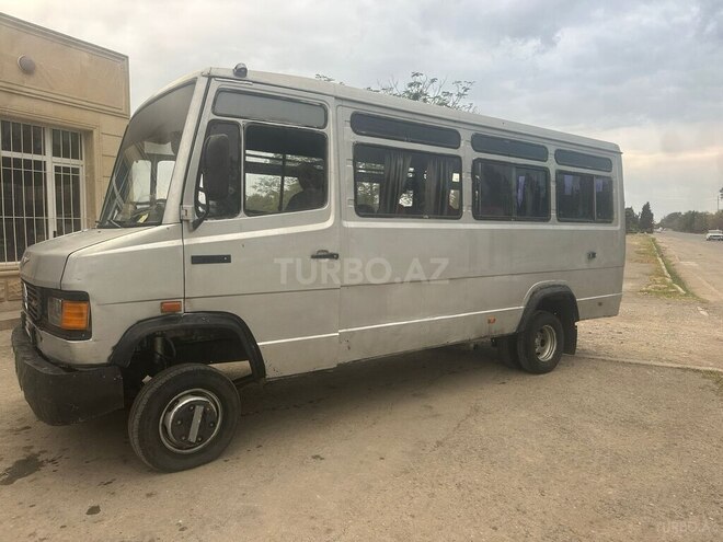 Mercedes 508 1992, 235,000 km - 2.3 l - Yevlax