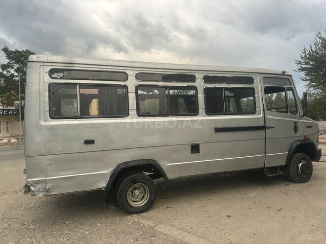 Mercedes 508 1992, 235,000 km - 2.3 l - Yevlax