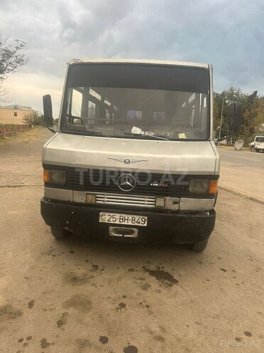 Mercedes 508 1992, 235,000 km - 2.3 l - Yevlax