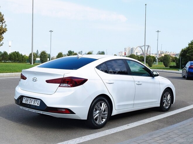Hyundai Elantra 2019, 105,000 km - 2.0 л - Bakı