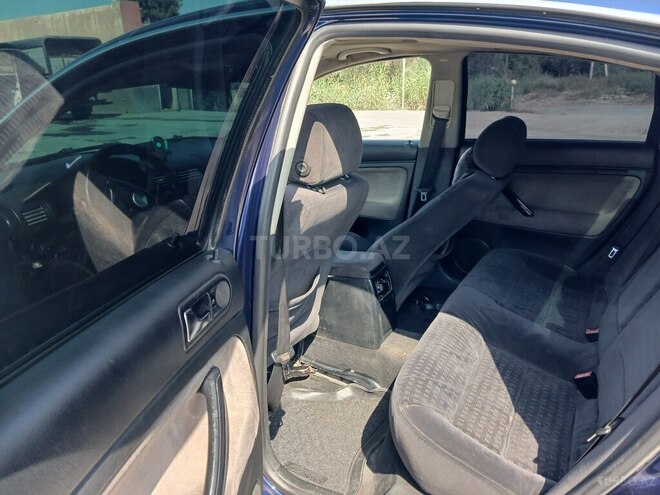 Volkswagen Passat 2003, 364,855 km - 1.8 l - Saatlı