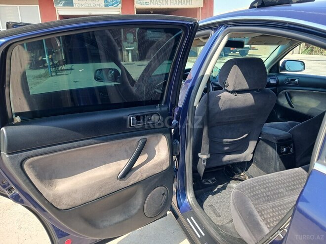 Volkswagen Passat 2003, 364,855 km - 1.8 l - Saatlı