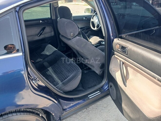 Volkswagen Passat 2003, 364,855 km - 1.8 l - Saatlı