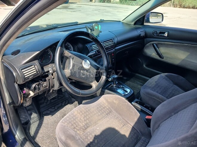 Volkswagen Passat 2003, 364,855 km - 1.8 l - Saatlı