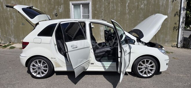 Mercedes B 170 2007, 94,000 km - 1.7 l - Bakı