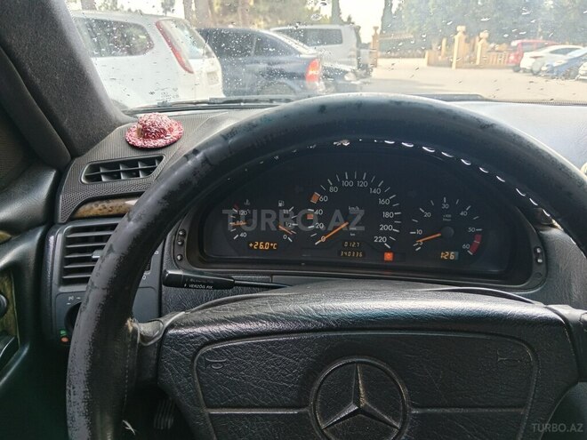 Mercedes E 200 1995, 350,000 km - 2.2 l - Bakı