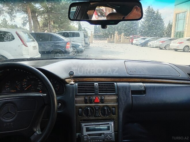 Mercedes E 200 1995, 350,000 km - 2.2 l - Bakı