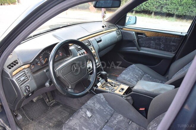 Mercedes E 240 1998, 561,960 km - 2.4 l - Bakı