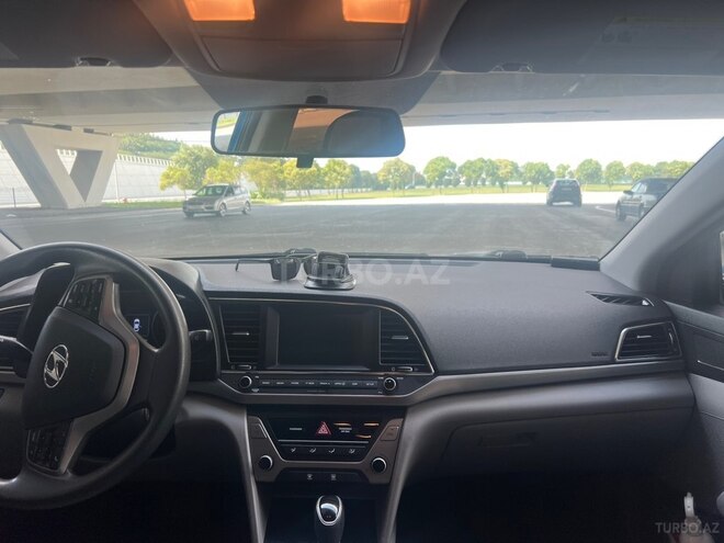Hyundai Elantra 2018, 175,418 km - 2.0 l - Bakı