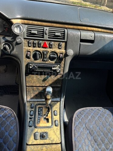 Mercedes E 240 1998, 440,000 km - 2.4 л - Bakı