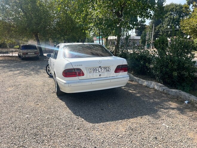 Mercedes E 240 2000, 350,000 km - 2.4 l - Bakı