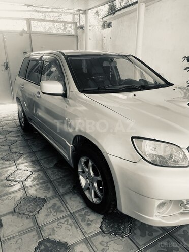 Mitsubishi Airtrek 2002, 314,000 km - 2.0 л - Yevlax