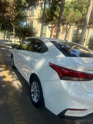 Hyundai Accent 2018, 180,000 km - 1.6 l - Bakı
