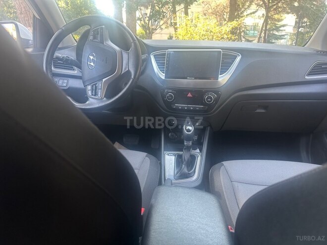 Hyundai Accent 2018, 180,000 km - 1.6 l - Bakı