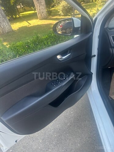 Hyundai Accent 2018, 180,000 km - 1.6 l - Bakı