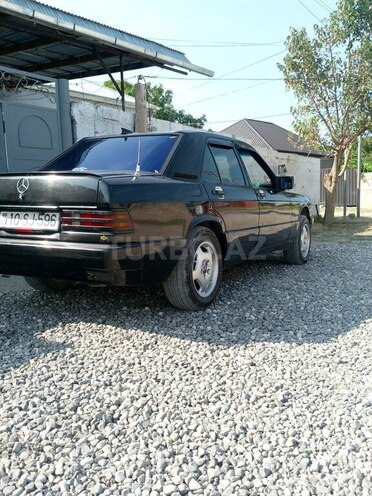 Mercedes 190 1991, 200,000 km - 2.0 l - Şabran