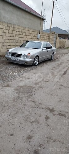 Mercedes E 220 1998, 812,385 km - 2.2 l - Sumqayıt