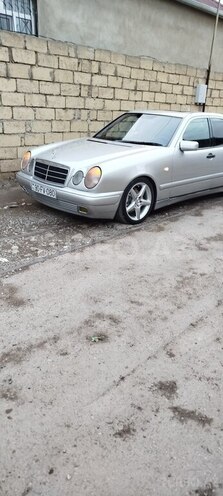Mercedes E 220 1998, 812,385 km - 2.2 l - Sumqayıt