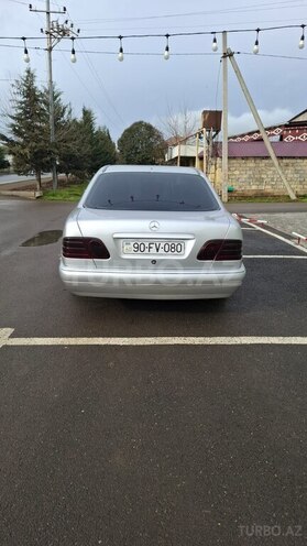Mercedes E 220 1998, 812,385 km - 2.2 l - Sumqayıt
