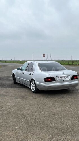 Mercedes E 220 1998, 812,385 km - 2.2 l - Sumqayıt