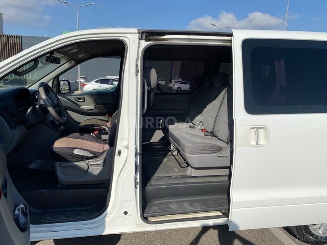 Hyundai H-1 2010, 445,000 km - 2.5 л - Bakı