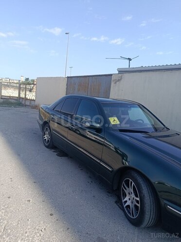 Mercedes E 270 2001, 335,000 km - 2.7 l - Bakı