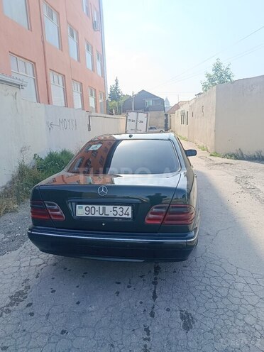 Mercedes E 270 2001, 335,000 km - 2.7 l - Bakı