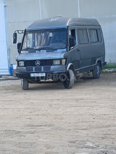 Mercedes 208 D 1992, 350,000 km - 2.9 l - Bakı