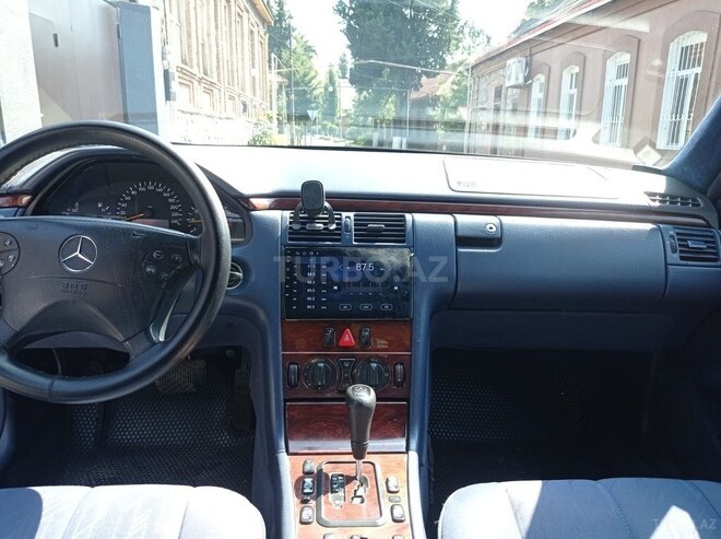 Mercedes E 240 1999, 388,900 km - 2.4 l - Zaqatala