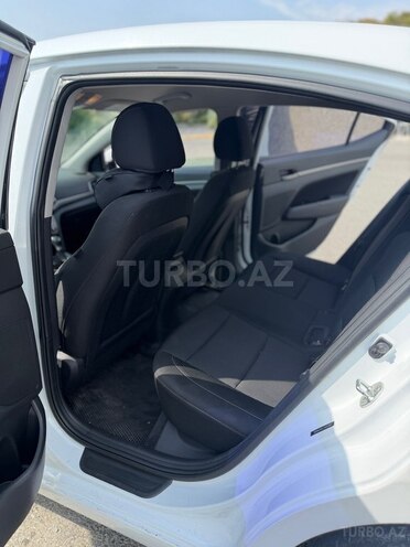 Hyundai Elantra 2018, 219,000 km - 2.0 l - Şəki