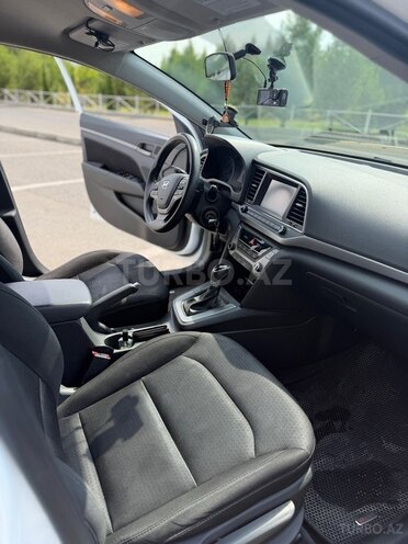 Hyundai Elantra 2018, 219,000 km - 2.0 l - Şəki