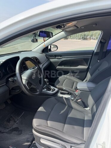 Hyundai Elantra 2018, 219,000 km - 2.0 l - Şəki