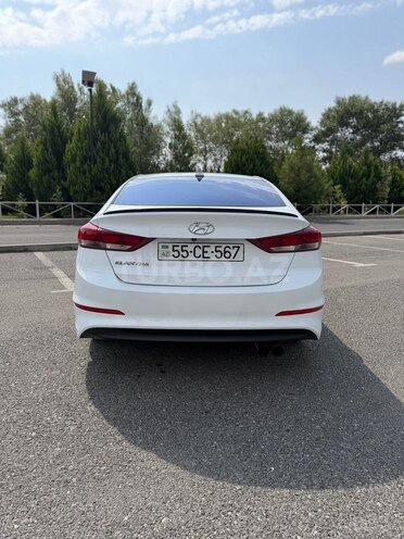 Hyundai Elantra 2018, 219,000 km - 2.0 l - Şəki