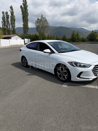 Hyundai Elantra 2018, 219,000 km - 2.0 l - Şəki