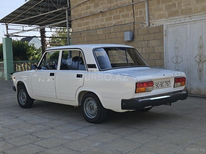 LADA (VAZ) 2107 2007, 147,900 km - 1.6 l - Salyan