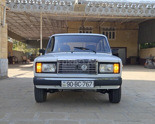 LADA (VAZ) 2107 2007, 147,900 km - 1.6 l - Salyan