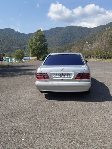 Mercedes E 230 1996, 300,000 km - 2.3 l - Qəbələ