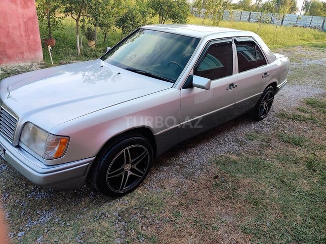 Mercedes E 220 1994, 450,000 km - 2.2 l - Ucar