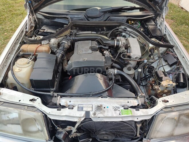 Mercedes E 220 1994, 450,000 km - 2.2 l - Ucar