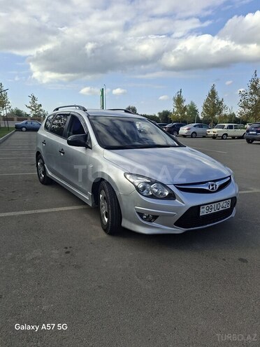 Hyundai i30 2010, 454,000 km - 1.6 l - Salyan