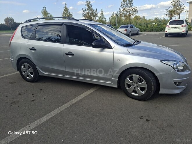 Hyundai i30 2010, 454,000 km - 1.6 l - Salyan