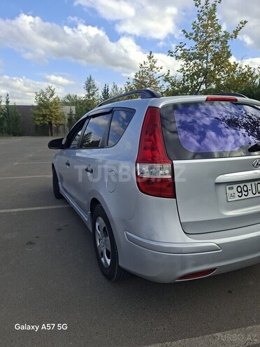 Hyundai i30 2010, 454,000 km - 1.6 l - Salyan